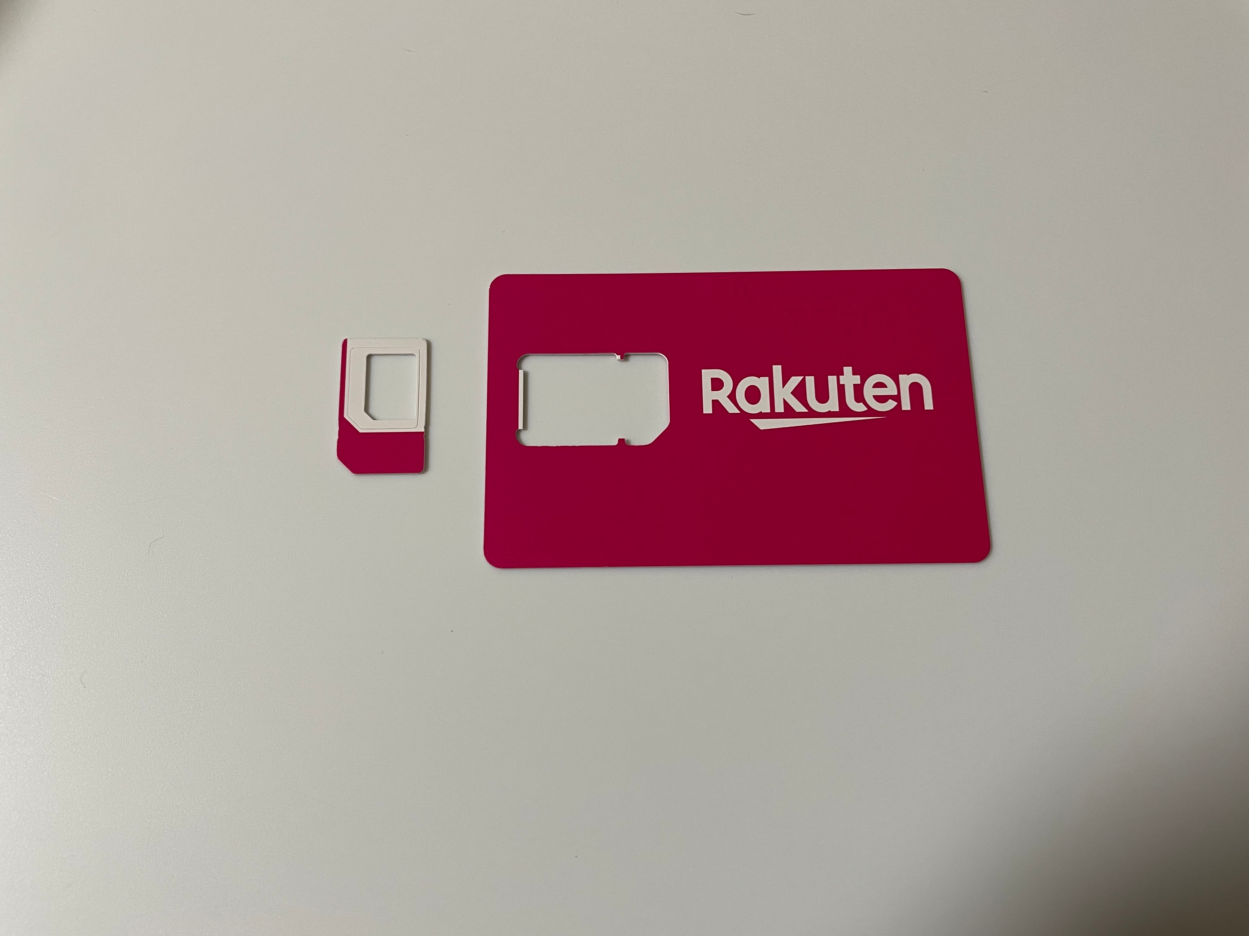 �m�[�g�p�\�R���Ɍ����Ă���sim�́H�e�Ђ̂��������r���Ă݂�